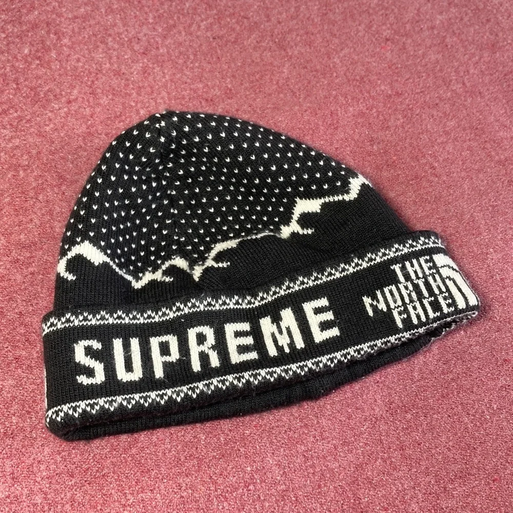 NORTH FACE X SUPREME Beanie - Picture 2 of 15